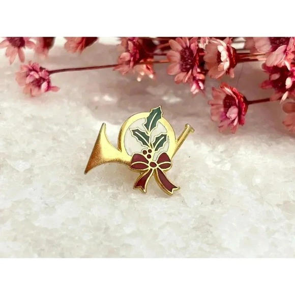 Gold T French Horn Bow Tie + Mistletoe Green & Red Enamel Christmas Pin | Brooch - Picture 2 of 8